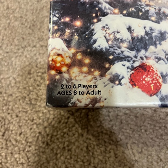 Monopoly Hallmark Channel Countdown to Christmas Edition - Picture 2 of 8